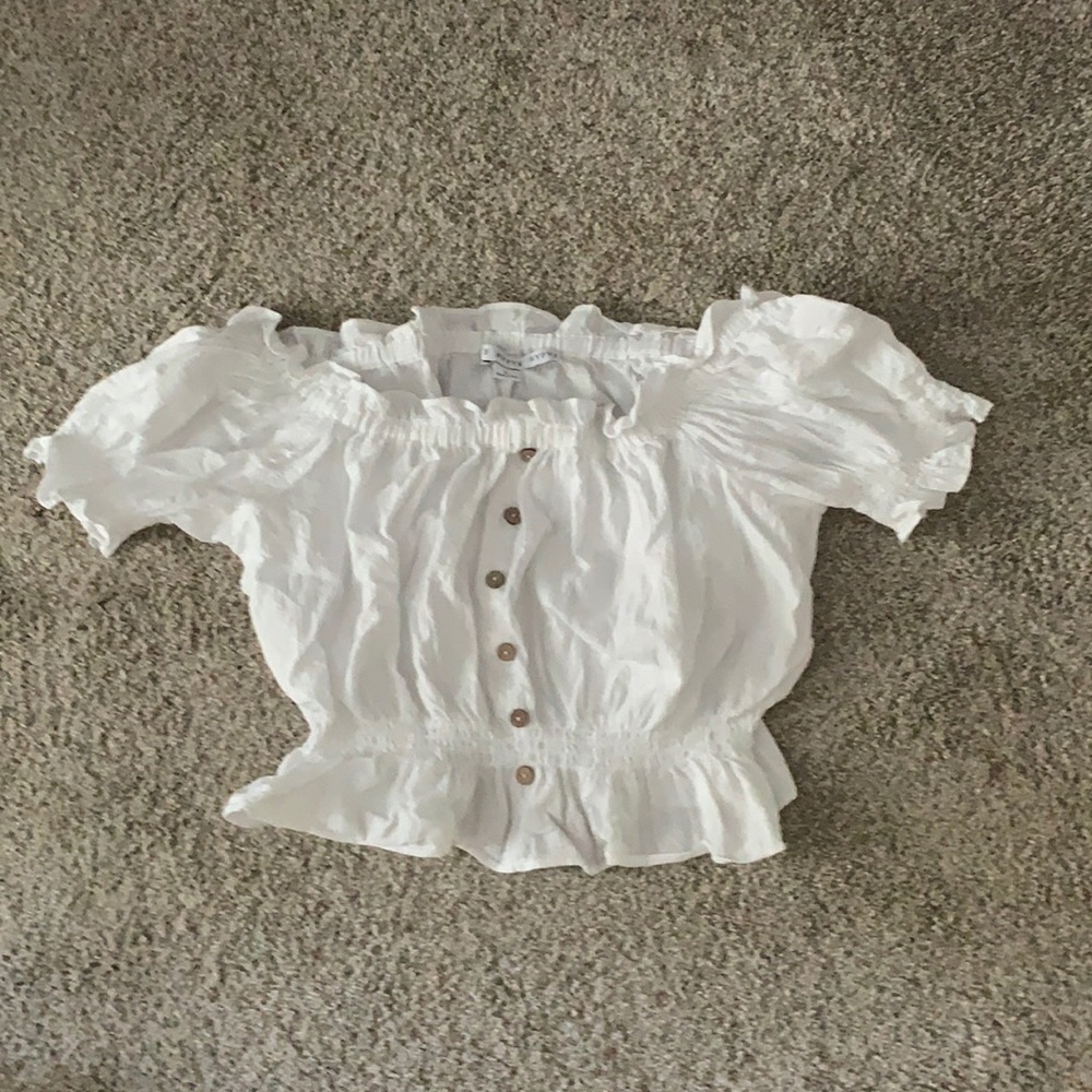 Super cute puffy cropped blouse size L